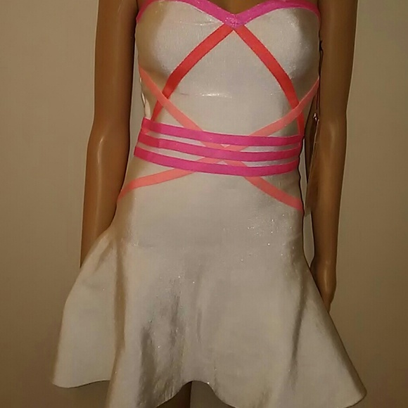 Beautiful Strapless White Dress with Colorful - Picture 3 of 8